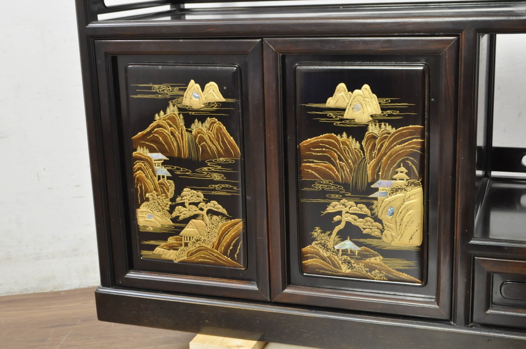 和製ビンテージ　美品　最高級　国産職人手作り　黒檀(コクタン)材　漆塗りの品のある佇まいが美しい蒔絵入り飾り棚(茶棚、戸棚、収納棚、違い棚、ヴィンテージ)(定価約150万円)(R-080689)