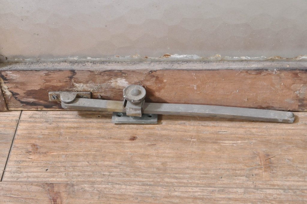 アンティーク建具　ペイント仕上げ限定　レトロな空間づくりにおすすめの両開き窓1対2枚セット(ガラス窓、ガラス戸、ガラス扉)(R-073462)