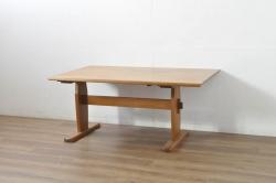 中古　希少な廃番品　飛騨清見工房(HIDA kiyomi koubou)(大日家具工業)　楢(ナラ)材　無垢　ナラ無垢材がふんだんに使用されたダイニングテーブル(作業台、4人掛け、6人掛け)(定価約24万円)(R-080673)