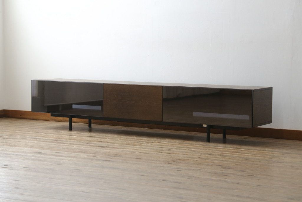 中古　美品!!　Cassinaixc.(カッシーナイクスシー)　BREATH(ブレス)　スタイリッシュな佇まいが魅力的なシアターボード(テレビ台、テレビボード、リビングボード、ローボード、収納棚、戸棚)(R-075008)