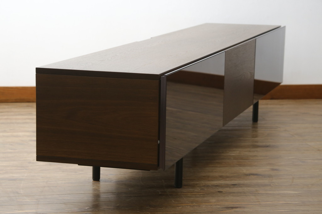中古　美品!!　Cassinaixc.(カッシーナイクスシー)　BREATH(ブレス)　スタイリッシュな佇まいが魅力的なシアターボード(テレビ台、テレビボード、リビングボード、ローボード、収納棚、戸棚)(R-075008)