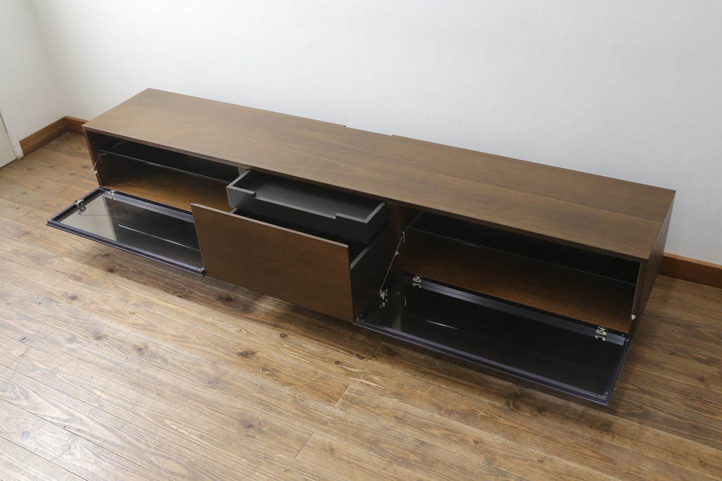 中古　美品!!　Cassinaixc.(カッシーナイクスシー)　BREATH(ブレス)　スタイリッシュな佇まいが魅力的なシアターボード(テレビ台、テレビボード、リビングボード、ローボード、収納棚、戸棚)(R-075008)
