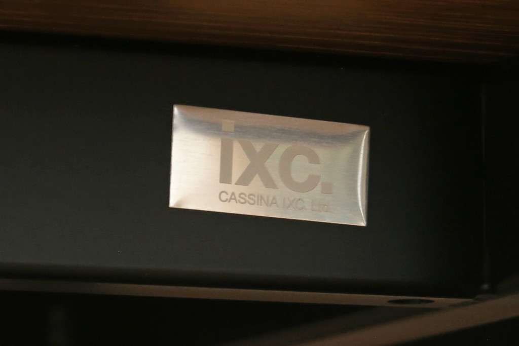 中古　美品!!　Cassinaixc.(カッシーナイクスシー)　BREATH(ブレス)　スタイリッシュな佇まいが魅力的なシアターボード(テレビ台、テレビボード、リビングボード、ローボード、収納棚、戸棚)(R-075008)