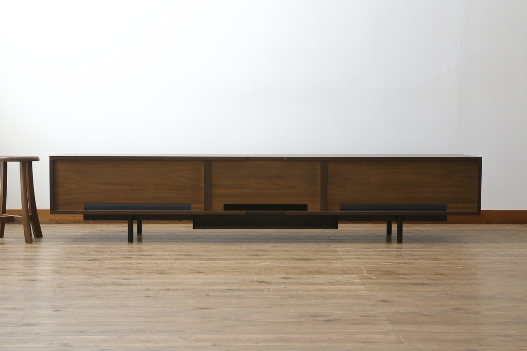 中古　美品!!　Cassinaixc.(カッシーナイクスシー)　BREATH(ブレス)　スタイリッシュな佇まいが魅力的なシアターボード(テレビ台、テレビボード、リビングボード、ローボード、収納棚、戸棚)(R-075008)