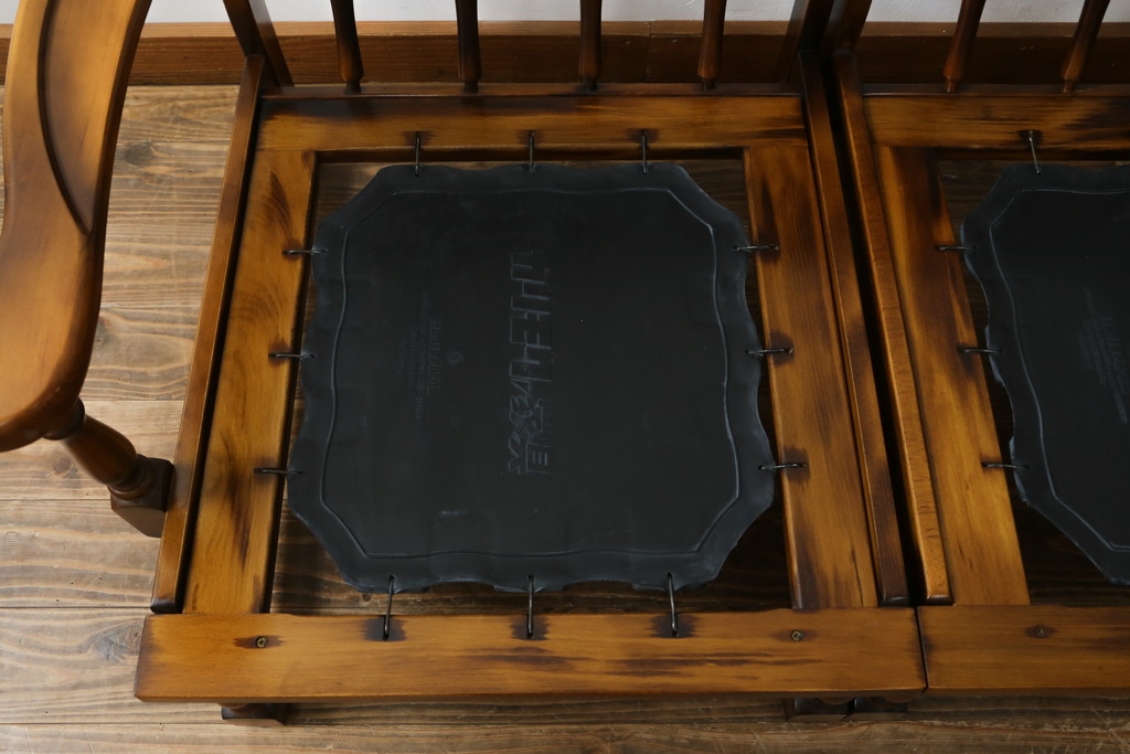 和製ビンテージ　希少な廃番品　オールドカリモク(karimoku)　コロニアルシリーズ　上品な佇まいが魅力の2Pソファ(アームチェア、2人掛け、ヴィンテージ)(R-080172)