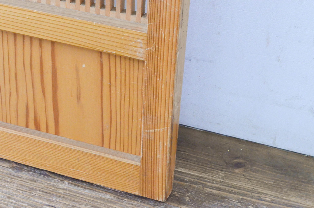 ビンテージ建具　上げ下げできる障子付き　和テイストのお部屋作りにお勧めな格子戸2枚セット(ヴィンテージ、引き戸、障子戸)(R-065513)