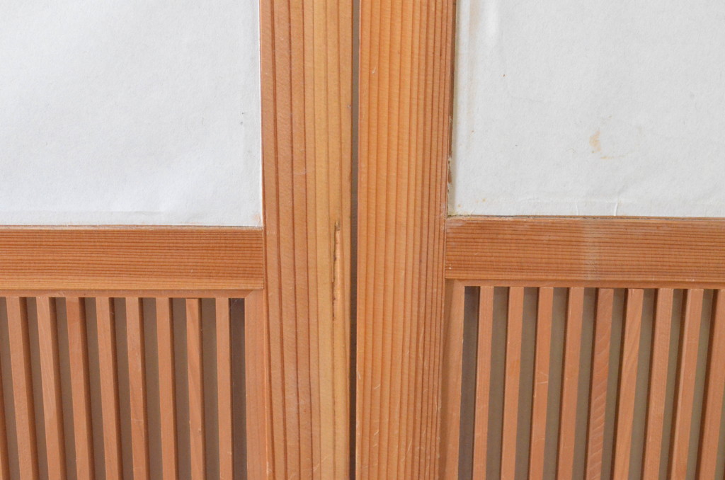 ビンテージ建具　上げ下げできる障子付き　和テイストのお部屋作りにお勧めな格子戸2枚セット(ヴィンテージ、引き戸、障子戸)(R-065513)