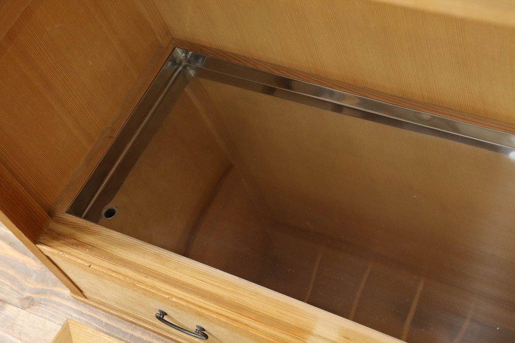 和製ビンテージ　民芸家具　上質な和の空間づくりにおすすめの置き水屋(置水屋、茶水屋、戸棚、茶棚、収納棚、ヴィンテージ)(R-068383)