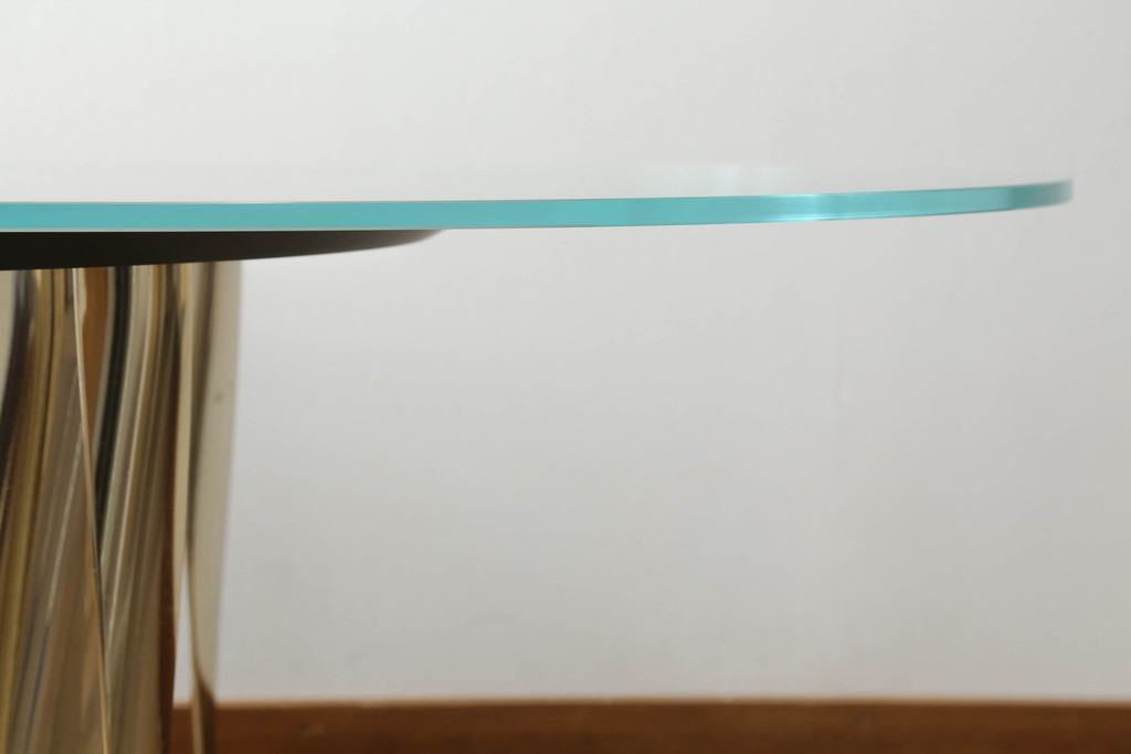 中古　美品　Cassina(カッシーナ)　476-15　BOBOLI(ボボリ)　ガラス天板　個性溢れるデザインが魅力のオーバルローテーブル(リビングテーブル、センターテーブル)(定価約68万円)(R-075201)