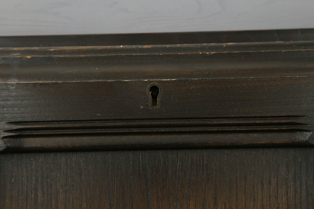 中古　美品　希少モデル　ERCOL(アーコール)　エルム材　クラシカルな佇まいで落ち着いた雰囲気を醸し出すライティングビューロー(ワークデスク、簿記机、収納棚、戸棚、在宅用、在宅ワーク用)(R-075298)