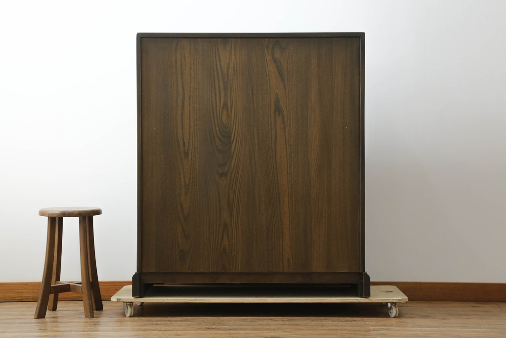 中古　美品　希少モデル　ERCOL(アーコール)　エルム材　クラシカルな佇まいで落ち着いた雰囲気を醸し出すライティングビューロー(ワークデスク、簿記机、収納棚、戸棚、在宅用、在宅ワーク用)(R-075298)