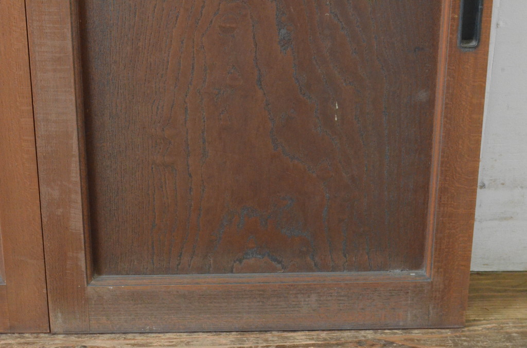 アンティーク建具　総欅(ケヤキ)材　1枚板のシンプルな引き戸2枚セット(板戸、窓)(R-065529)