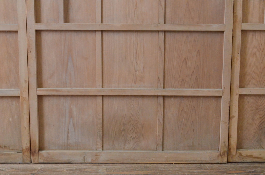 ビンテージ建具　経年を感じさせる木味が魅力の雨戸4枚セット(板戸、引き戸、ヴィンテージ)(R-065526)