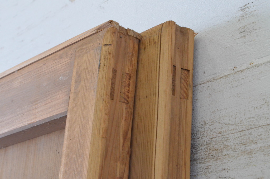 ビンテージ建具　経年を感じさせる木味が魅力の雨戸2枚セット(板戸、引き戸、ヴィンテージ)(R-065527)