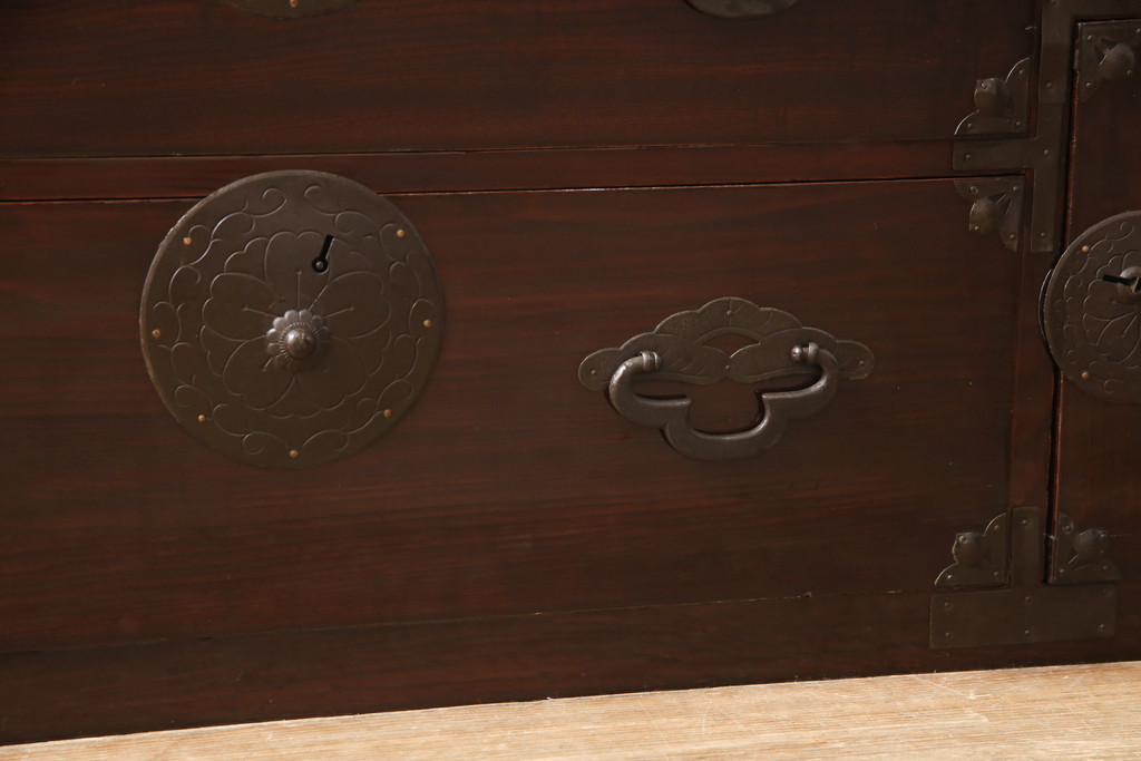 和製アンティーク　極上!美品　前板栗材　極めて漆のキレイな米沢箪笥ローボード(ローチェスト、和タンス、衣装たんす、時代箪笥)(R-057096)