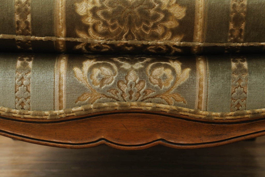 中古　DREXEL HERITAGE(ドレクセルヘリテイジ)　 Upholstery(アップホルスタリー)　クラシカルな佇まいの1人掛けソファ(アームチェア、一人掛け、1P)(R-057071)