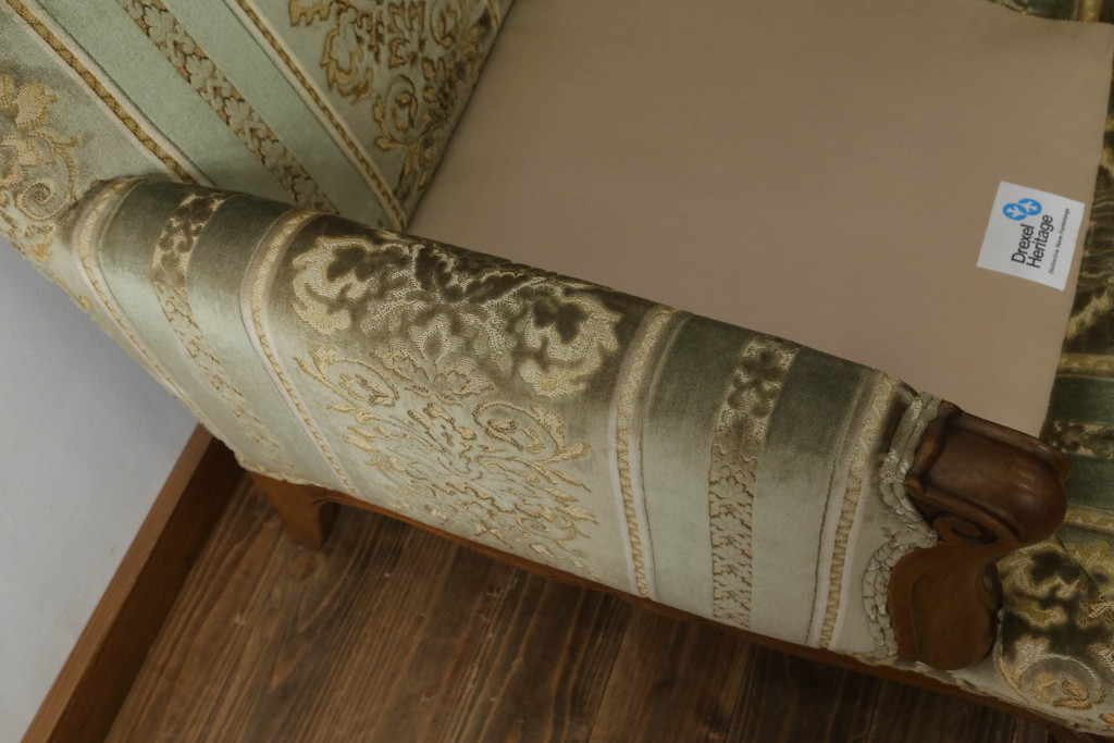 中古　DREXEL HERITAGE(ドレクセルヘリテイジ)　 Upholstery(アップホルスタリー)　クラシカルな佇まいの1人掛けソファ(アームチェア、一人掛け、1P)(R-057071)