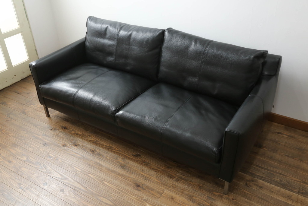 中古　美品　本革(レザー)　アイラーセン(eilersen)　ストリームラインソファ(STREAMLINE SOFA)　クールモダンなデザインがカッコいい2人掛けソファ(二人掛けソファ、2P、北欧)(R-072800)