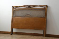 中古　美品　高級品　Stickley(スティックレー)　キングサイズ!上品な象嵌入りのナラ材製ベッドフレーム(木製ベッド)(R-057100)