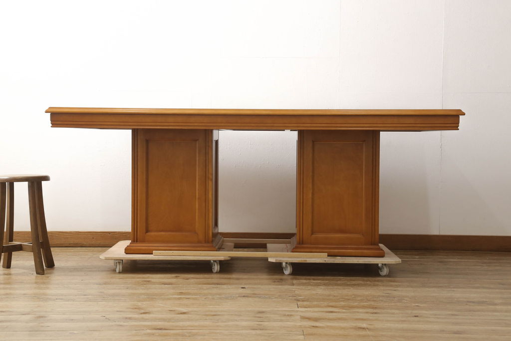 中古　横浜クラシック家具　ダニエル(daniel)　A-322・A-320　組み立て式の豪華なダイニングテーブル(6人掛けダイニングテーブル、4人掛け、食卓)(定価約70万円)(R-061315)
