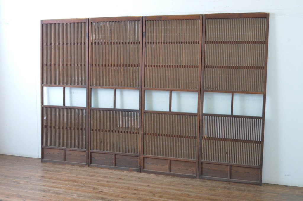 アンティーク建具　腰板欅(ケヤキ)材　風情のある佇まいが魅力的な裏障子付き幅狭格子戸4枚セット(引き戸、障子戸、ガラス帯戸)(R-065548)