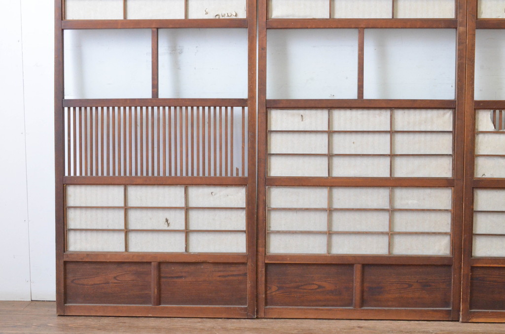 アンティーク建具　腰板欅(ケヤキ)材　風情のある佇まいが魅力的な裏障子付き幅狭格子戸4枚セット(引き戸、障子戸、ガラス帯戸)(R-065548)