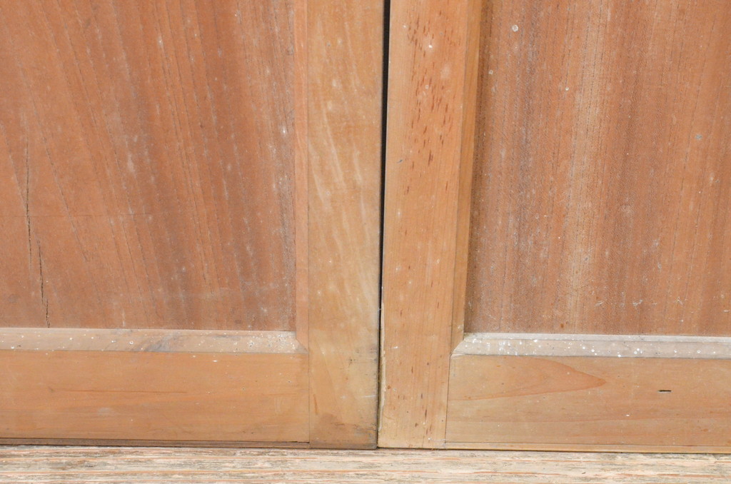 アンティーク建具　上手物!!和の空間を演出する欅(ケヤキ)板のガラス帯戸2枚セット(引き戸、板戸)(R-065578)