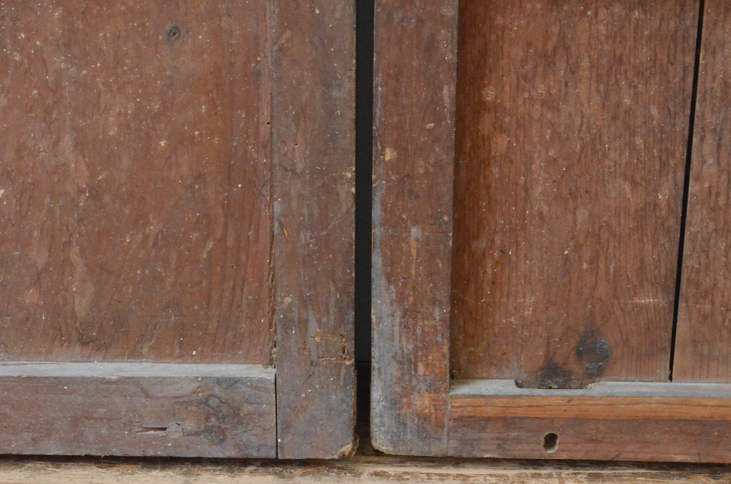 アンティーク建具　玄関戸としてもおすすめ!!厚みのある重厚な佇まいが魅力的な格子戸2枚セット(引き戸、障子戸、玄関戸)(R-065582)