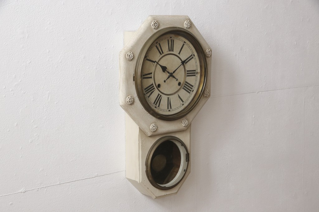 アンティーク　電池式　クラシカルなデザインがおしゃれな掛け時計(柱時計、古時計)(R-057011)