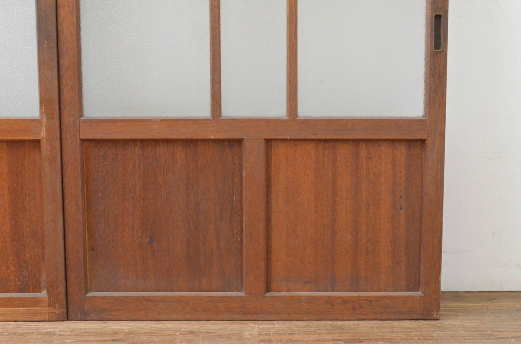 アンティーク建具　温かみのある木味が魅力のガラス戸2枚セット(引き戸)(R-065576)