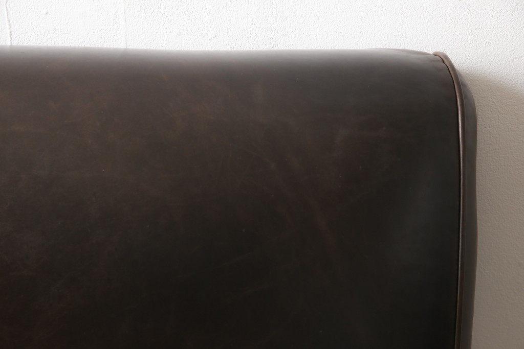 海外ビンテージ　使い込まれた本革の風合いが味わい深い一人掛けソファ(1Pソファ、ヴィンテージ)(R-051522)