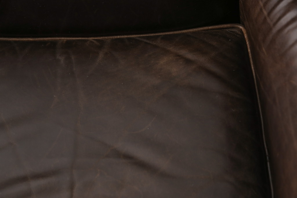海外ビンテージ　使い込まれた本革の風合いが味わい深い一人掛けソファ(1Pソファ、ヴィンテージ)(R-051522)
