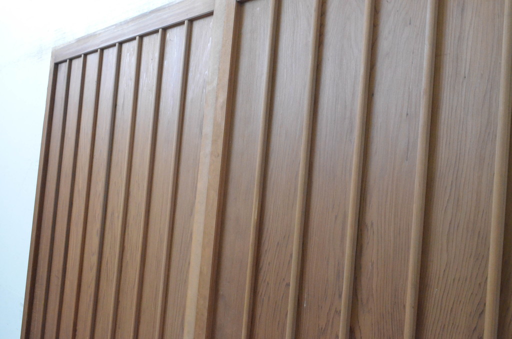 アンティーク建具　鏡付き　どこか懐かしい雰囲気を感じる升目格子戸2枚セット(きつね格子、狐格子、引き戸、マス目、板戸)(R-065558)