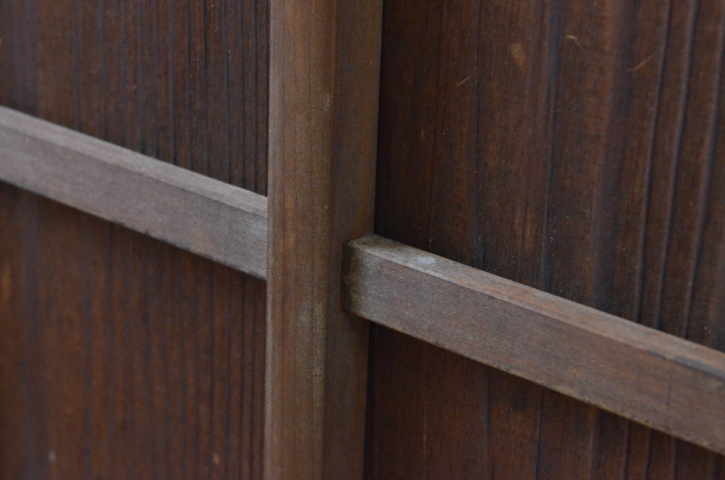 アンティーク建具　どこか懐かしい雰囲気を感じる升目格子戸1枚(木製扉、マス目、ドア、板戸)(R-065559)