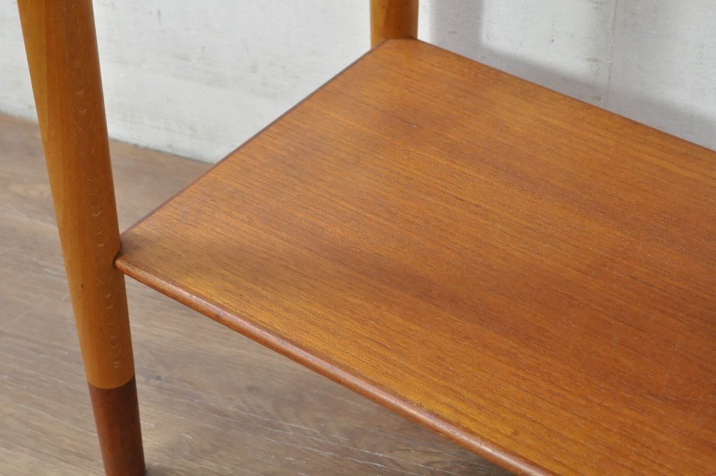デンマークビンテージ　美品　Borge Mogensen(ボーエ・モーエンセン)デザイン　Soborg mobler(ソボー・モブラー)社　　チーク材×ビーチ材　ベッドサイドチェスト(model.148、ベッドサイドチェスト、ナイトテーブル、花台、飾り台、北欧、ヴィンテージ)(R-080799)