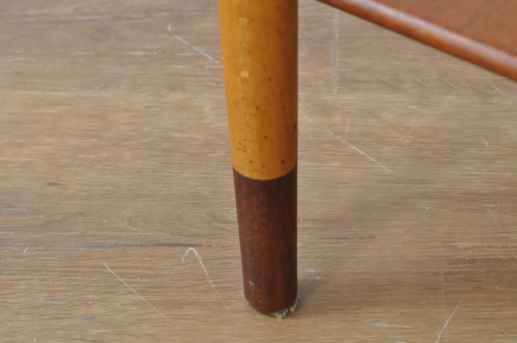 デンマークビンテージ　美品　Borge Mogensen(ボーエ・モーエンセン)デザイン　Soborg mobler(ソボー・モブラー)社　　チーク材×ビーチ材　ベッドサイドチェスト(model.148、ベッドサイドチェスト、ナイトテーブル、花台、飾り台、北欧、ヴィンテージ)(R-080799)