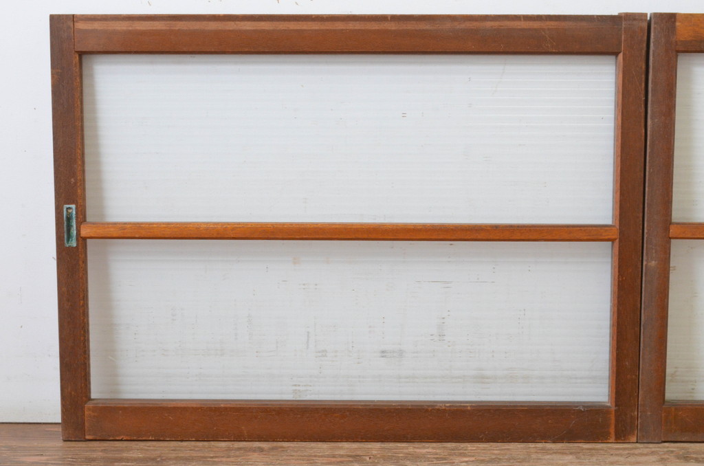 アンティーク建具　昭和レトロな雰囲気のお部屋作りにお勧めなモールガラス窓2枚セット(引き戸、ガラス戸)(R-065544)
