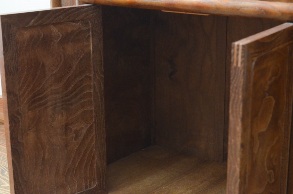 和製ビンテージ　指物工芸家具　桑材　上質な和の空間づくりにおすすめの飾り棚(茶棚、戸棚、収納棚、違い棚、ヴィンテージ)(R-066904)