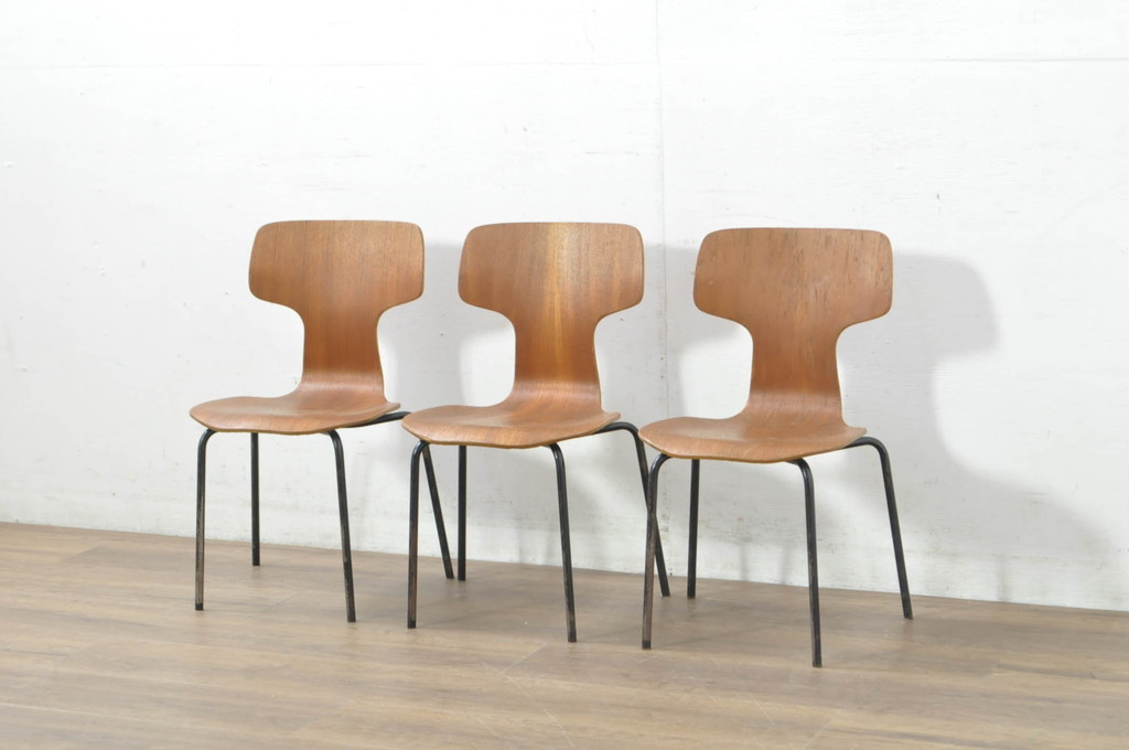 デンマークビンテージ　FRITZ HANSEN(フリッツハンセン)　Arne Jacobsen(アルネ・ヤコブセン)　model.3123　子供用Tチェア3脚セット(キッズチェア、ハンマーチェア、チャイルドチェア、ダイニングチェア、板座チェア、北欧、ヴィンテージ)(R-080793)