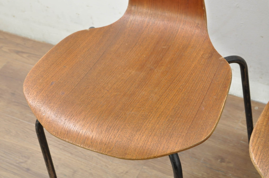 デンマークビンテージ　FRITZ HANSEN(フリッツハンセン)　Arne Jacobsen(アルネ・ヤコブセン)　model.3123　子供用Tチェア3脚セット(キッズチェア、ハンマーチェア、チャイルドチェア、ダイニングチェア、板座チェア、北欧、ヴィンテージ)(R-080793)