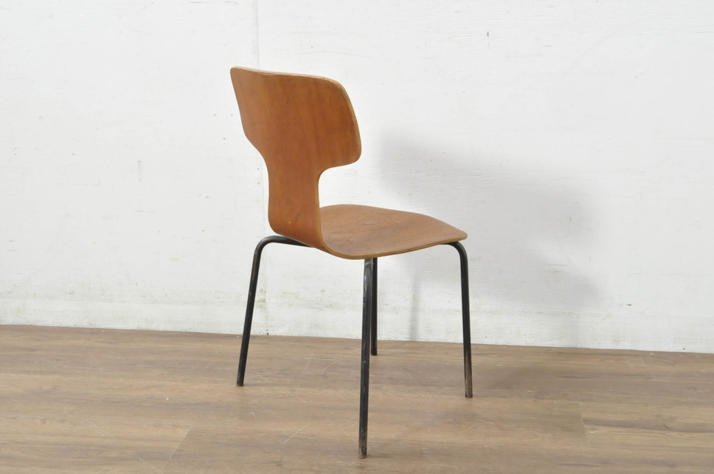 デンマークビンテージ　FRITZ HANSEN(フリッツハンセン)　Arne Jacobsen(アルネ・ヤコブセン)　model.3123　子供用Tチェア3脚セット(キッズチェア、ハンマーチェア、チャイルドチェア、ダイニングチェア、板座チェア、北欧、ヴィンテージ)(R-080793)