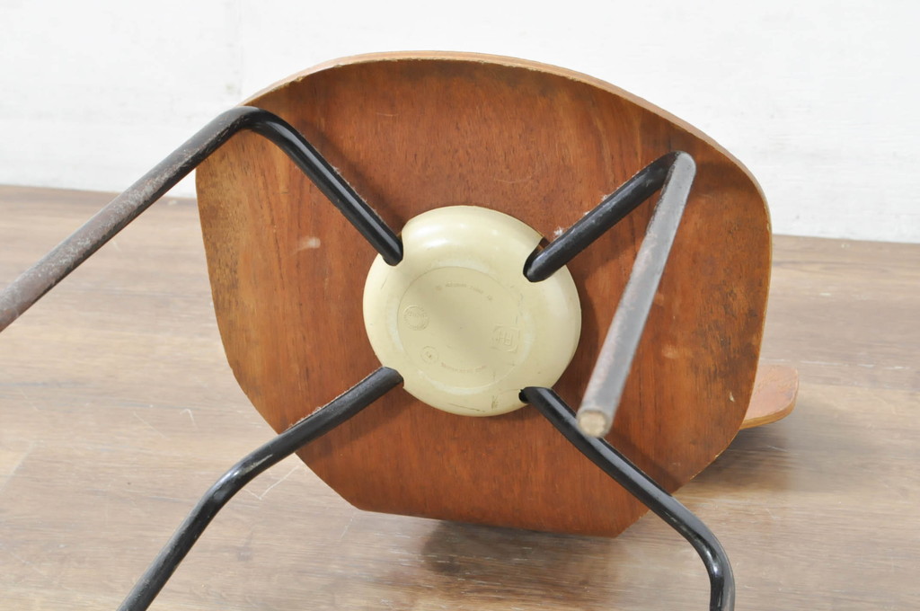デンマークビンテージ　FRITZ HANSEN(フリッツハンセン)　Arne Jacobsen(アルネ・ヤコブセン)　model.3123　子供用Tチェア3脚セット(キッズチェア、ハンマーチェア、チャイルドチェア、ダイニングチェア、板座チェア、北欧、ヴィンテージ)(R-080793)