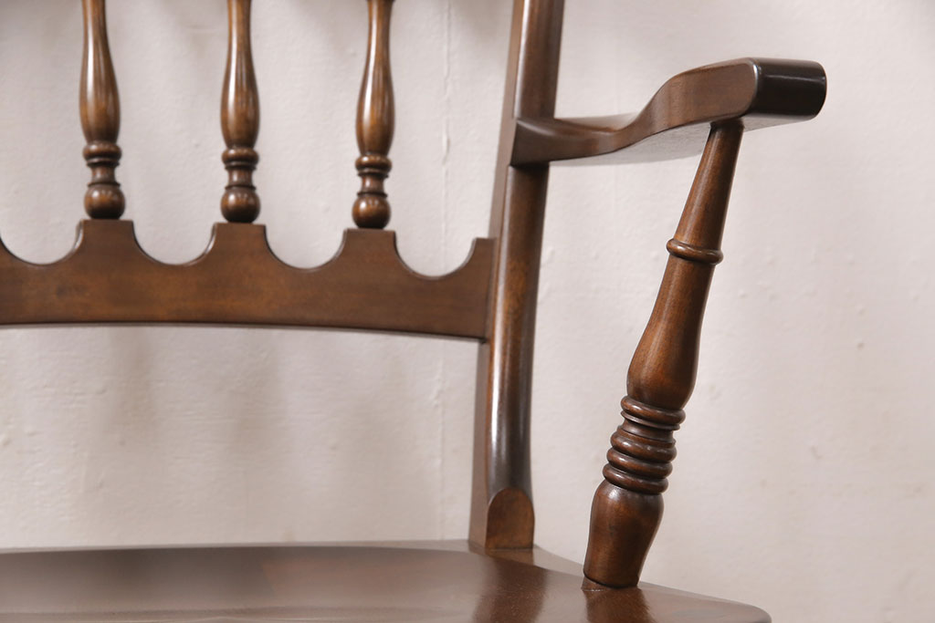 中古　松本民芸家具　背もたれのお洒落なデザインが目を惹くA型ワイコムアームチェア(椅子、ダイニングチェア)(R-050789)