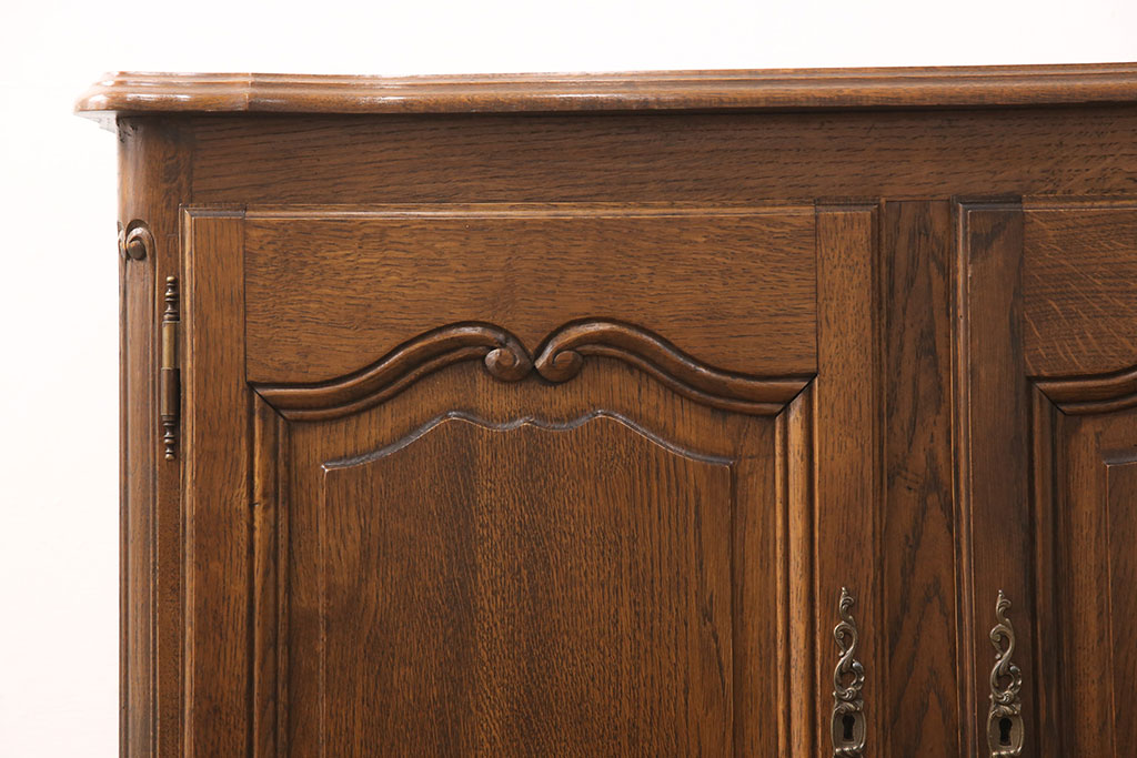 フランスビンテージ　オーク材　細部の凝ったデザインが目を惹くキャビネット(サイドボード、収納棚、戸棚、ヴィンテージ)(R-051697)
