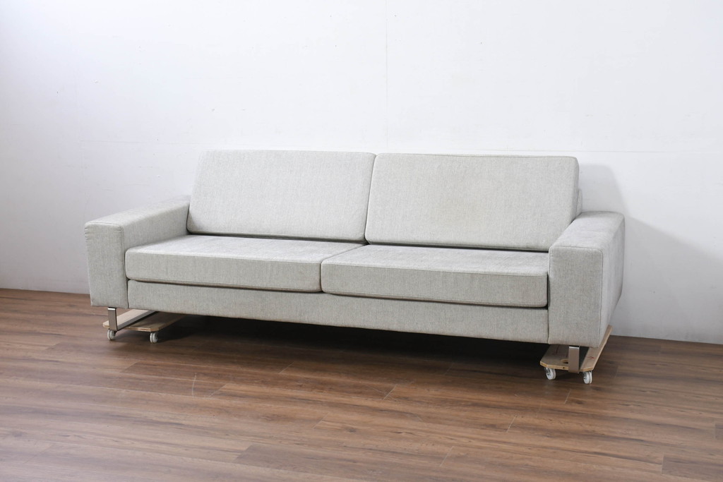  中古　BoConcept(ボーコンセプト)　Anders Norgaard(アンダース・ノルガード)デザイン　I.D.V.2(アイディーヴィーツー)　快適な座り心地と高級感ある空間を演出してくれる2.5人掛けソファ(2.5P、アームソファ、北欧)(定価約22万円)(R-081784)