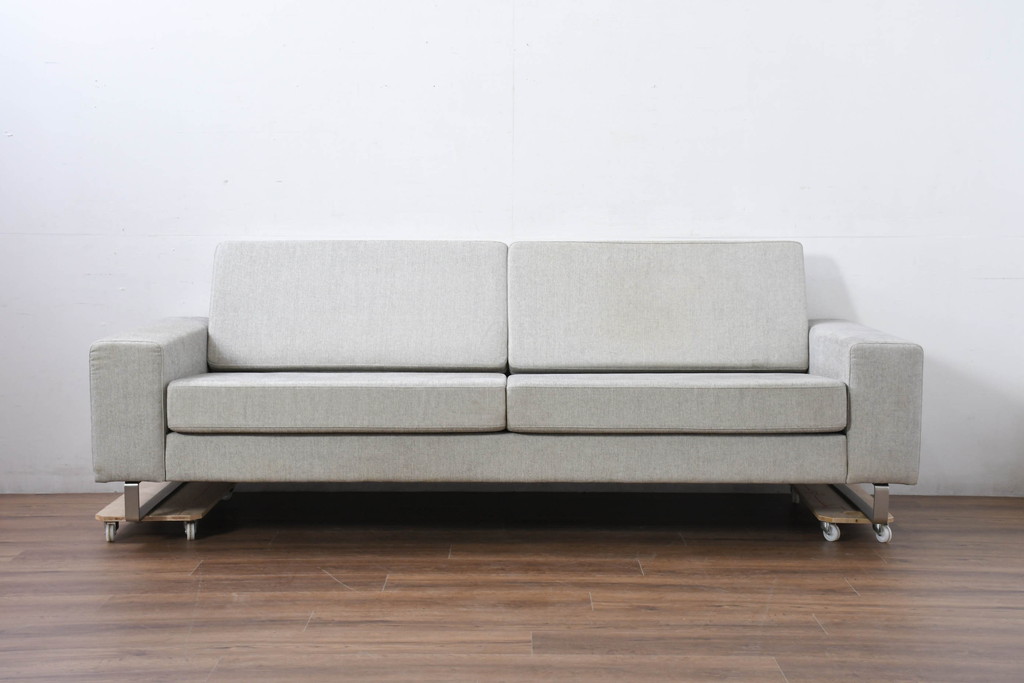  中古　BoConcept(ボーコンセプト)　Anders Norgaard(アンダース・ノルガード)デザイン　I.D.V.2(アイディーヴィーツー)　快適な座り心地と高級感ある空間を演出してくれる2.5人掛けソファ(2.5P、アームソファ、北欧)(定価約22万円)(R-081784)