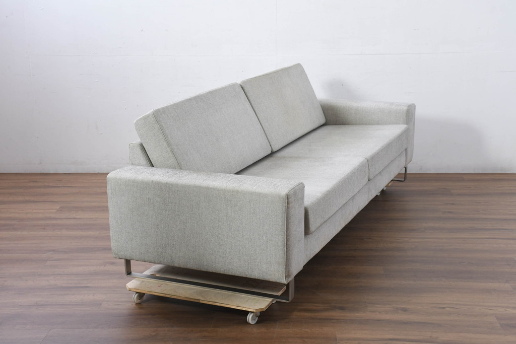  中古　BoConcept(ボーコンセプト)　Anders Norgaard(アンダース・ノルガード)デザイン　I.D.V.2(アイディーヴィーツー)　快適な座り心地と高級感ある空間を演出してくれる2.5人掛けソファ(2.5P、アームソファ、北欧)(定価約22万円)(R-081784)