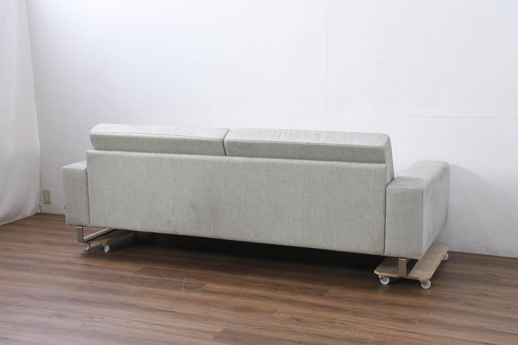  中古　BoConcept(ボーコンセプト)　Anders Norgaard(アンダース・ノルガード)デザイン　I.D.V.2(アイディーヴィーツー)　快適な座り心地と高級感ある空間を演出してくれる2.5人掛けソファ(2.5P、アームソファ、北欧)(定価約22万円)(R-081784)