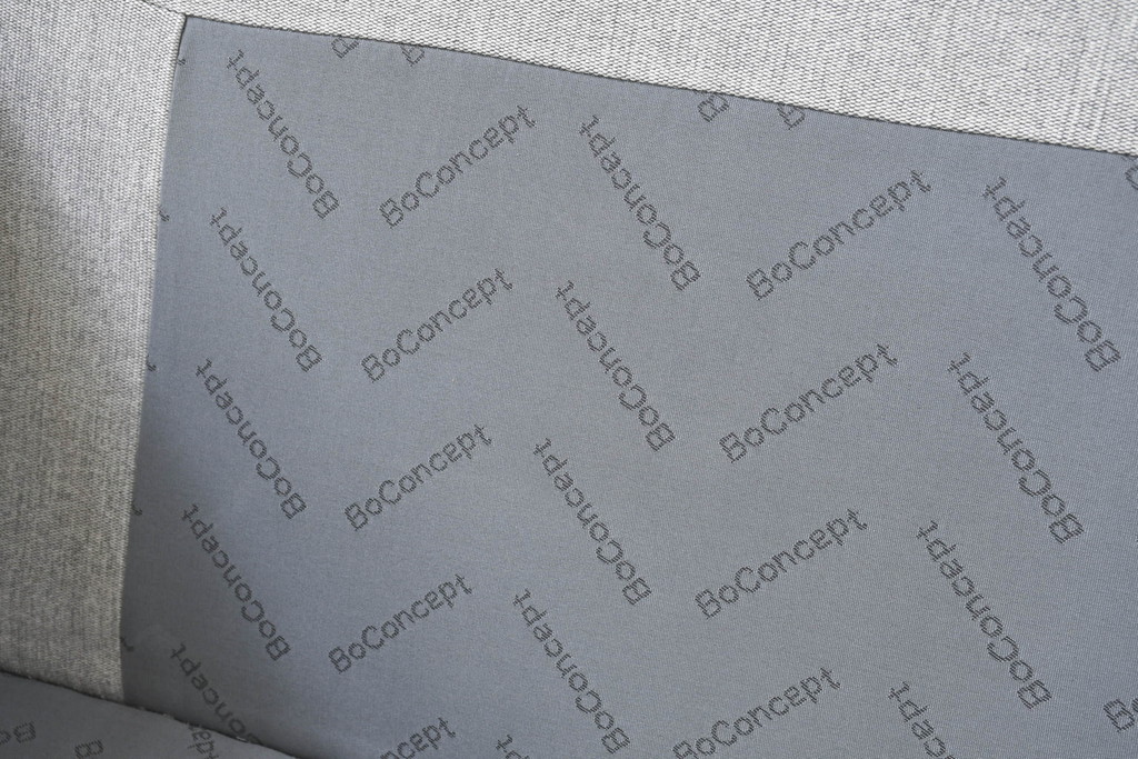  中古　BoConcept(ボーコンセプト)　Anders Norgaard(アンダース・ノルガード)デザイン　I.D.V.2(アイディーヴィーツー)　快適な座り心地と高級感ある空間を演出してくれる2.5人掛けソファ(2.5P、アームソファ、北欧)(定価約22万円)(R-081784)