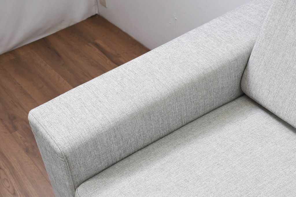  中古　BoConcept(ボーコンセプト)　Anders Norgaard(アンダース・ノルガード)デザイン　I.D.V.2(アイディーヴィーツー)　快適な座り心地と高級感ある空間を演出してくれる2.5人掛けソファ(2.5P、アームソファ、北欧)(定価約22万円)(R-081784)